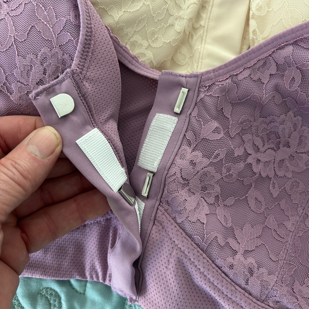 Bras - Picture 3 of 4